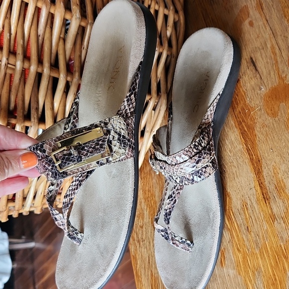 Vionic Jaya Strappy Faux Python Buckle Accent Slide Sandals sz 9 - Picture 8 of 16
